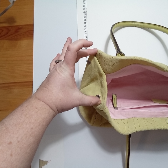 Liz Claiborne green purse with pink lining - Picture 5 of 10